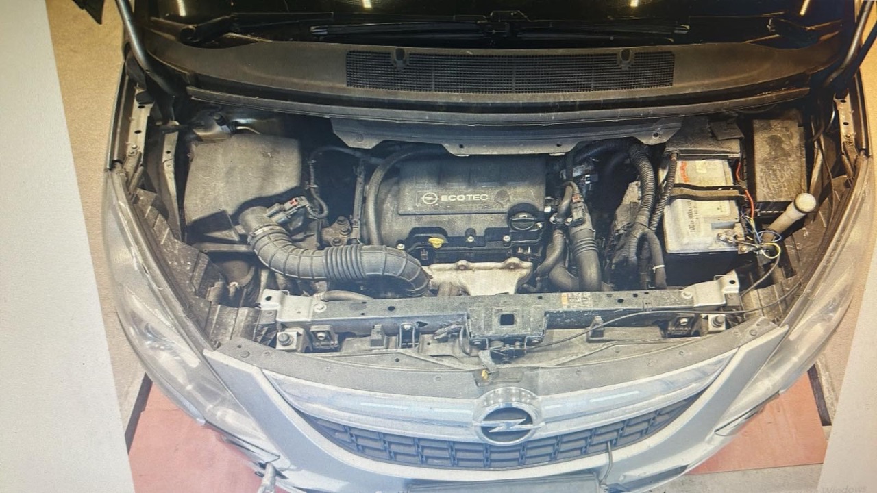 Opel Zafira - фото 8