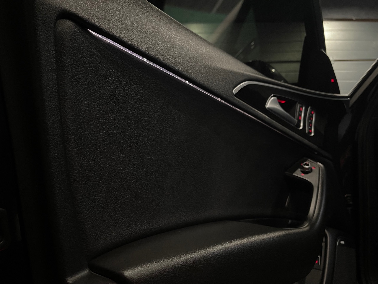 Audi A6 - фото 25