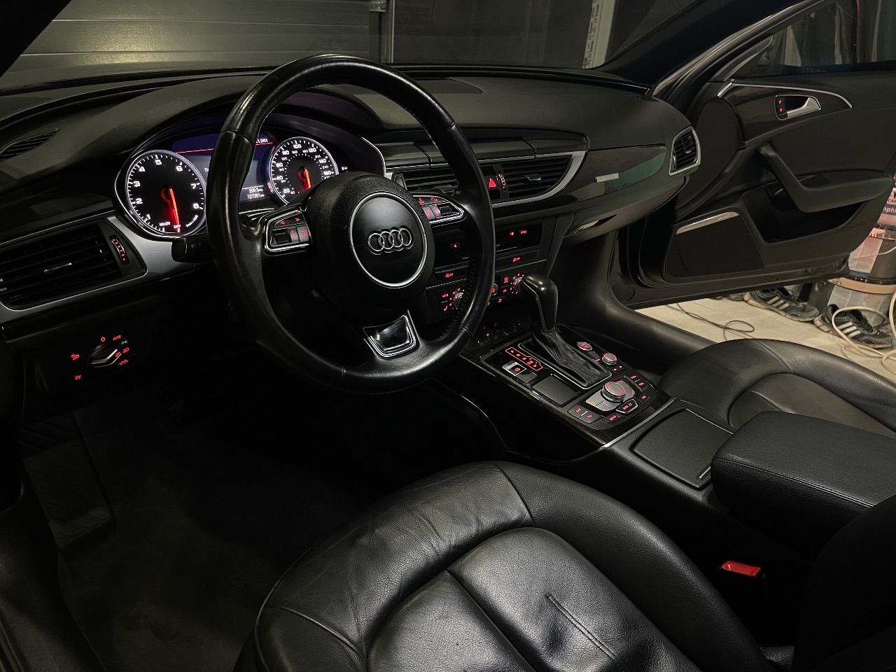 Audi A6 - фото 24