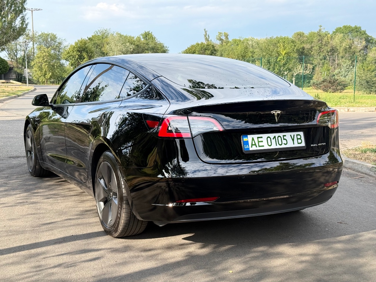 Tesla Model 3 - фото 4