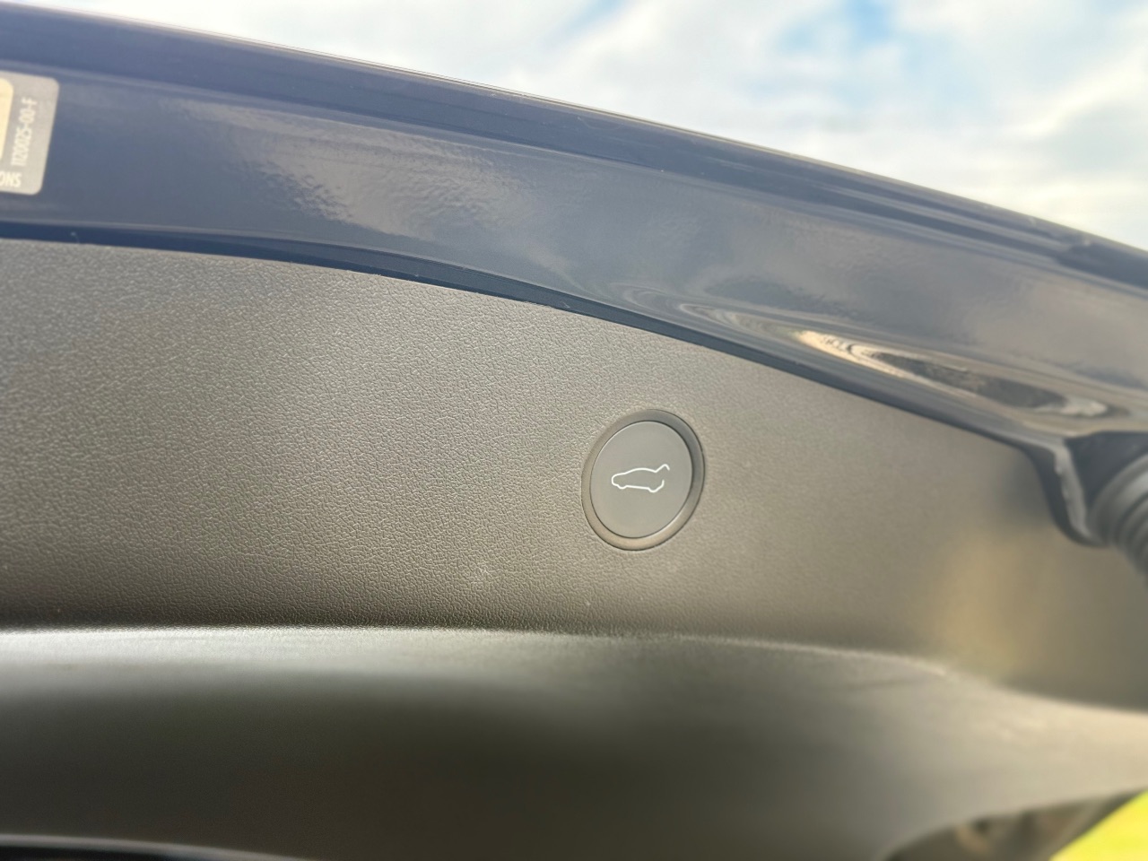 Tesla Model 3 - фото 7