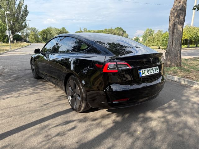 Tesla Model 3 - фото 3