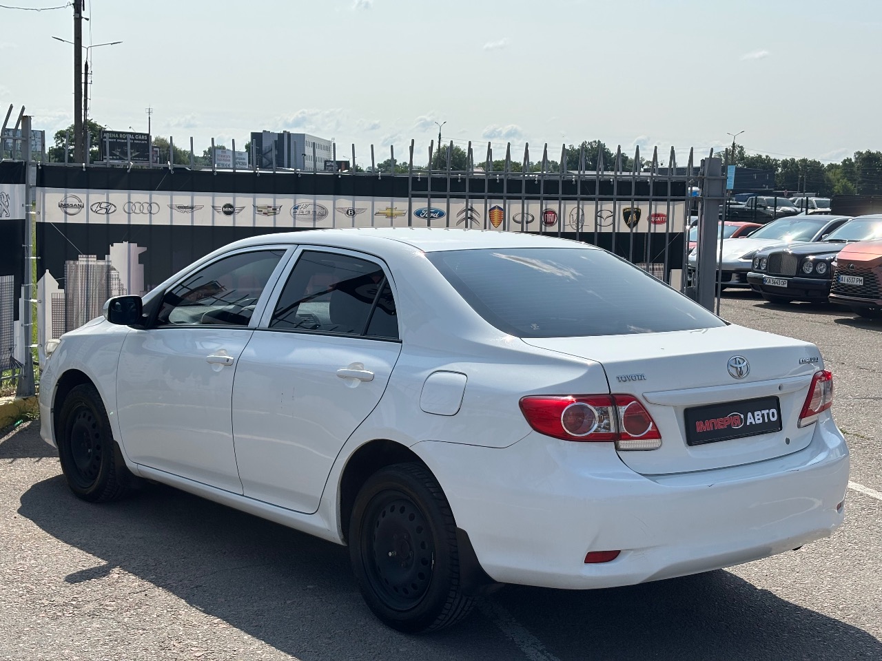 Toyota Corolla - фото 2