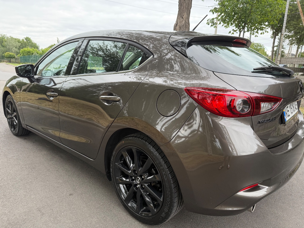 Mazda 3 - фото 5