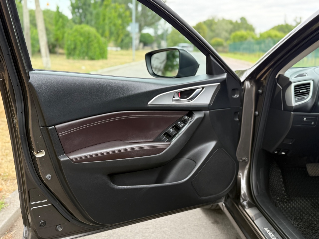 Mazda 3 - фото 27