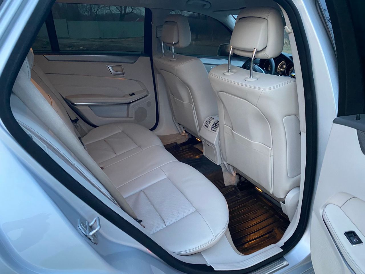 Mercedes-Benz E-Класс - фото 21