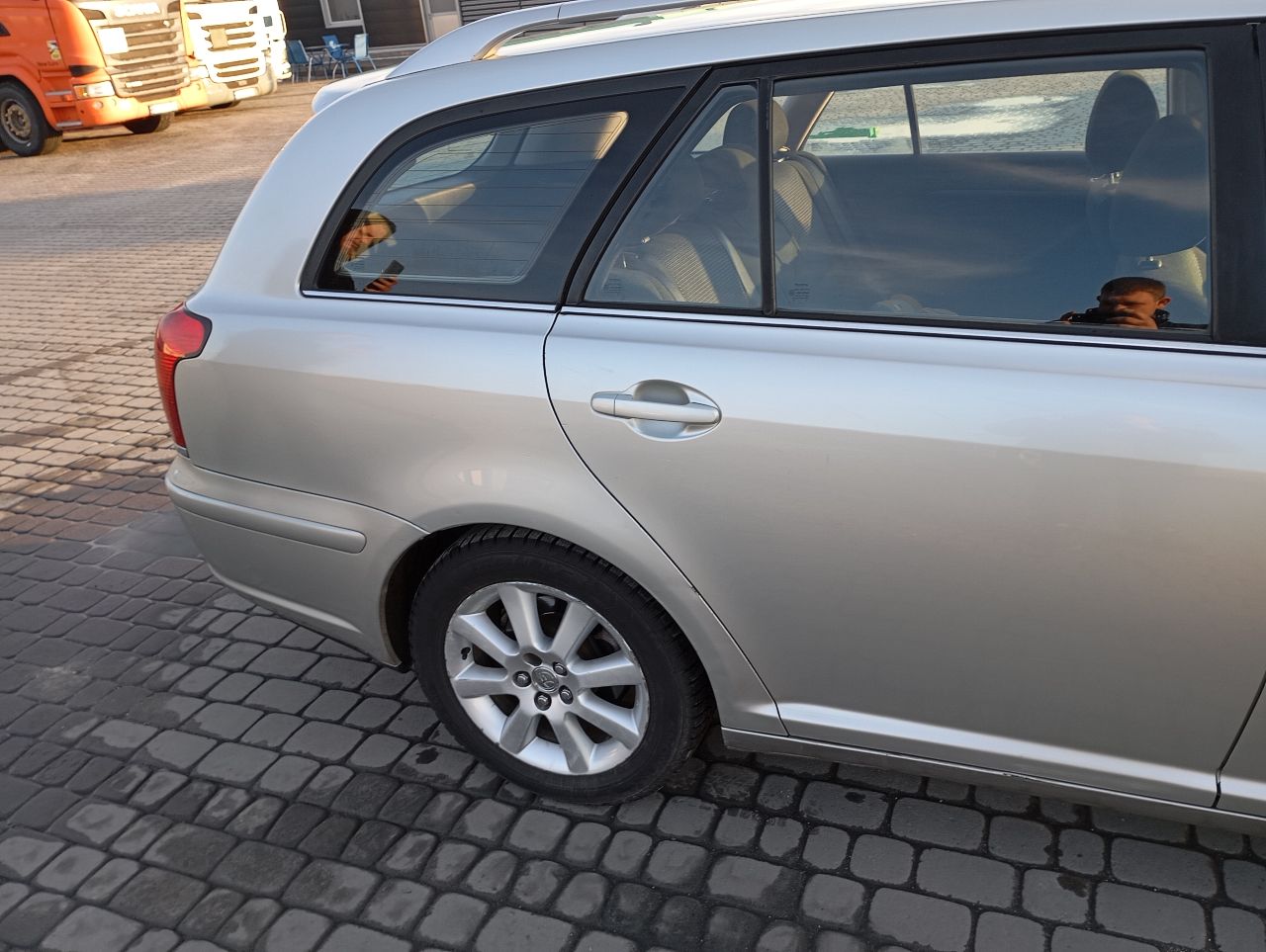 Toyota Avensis - фото 9