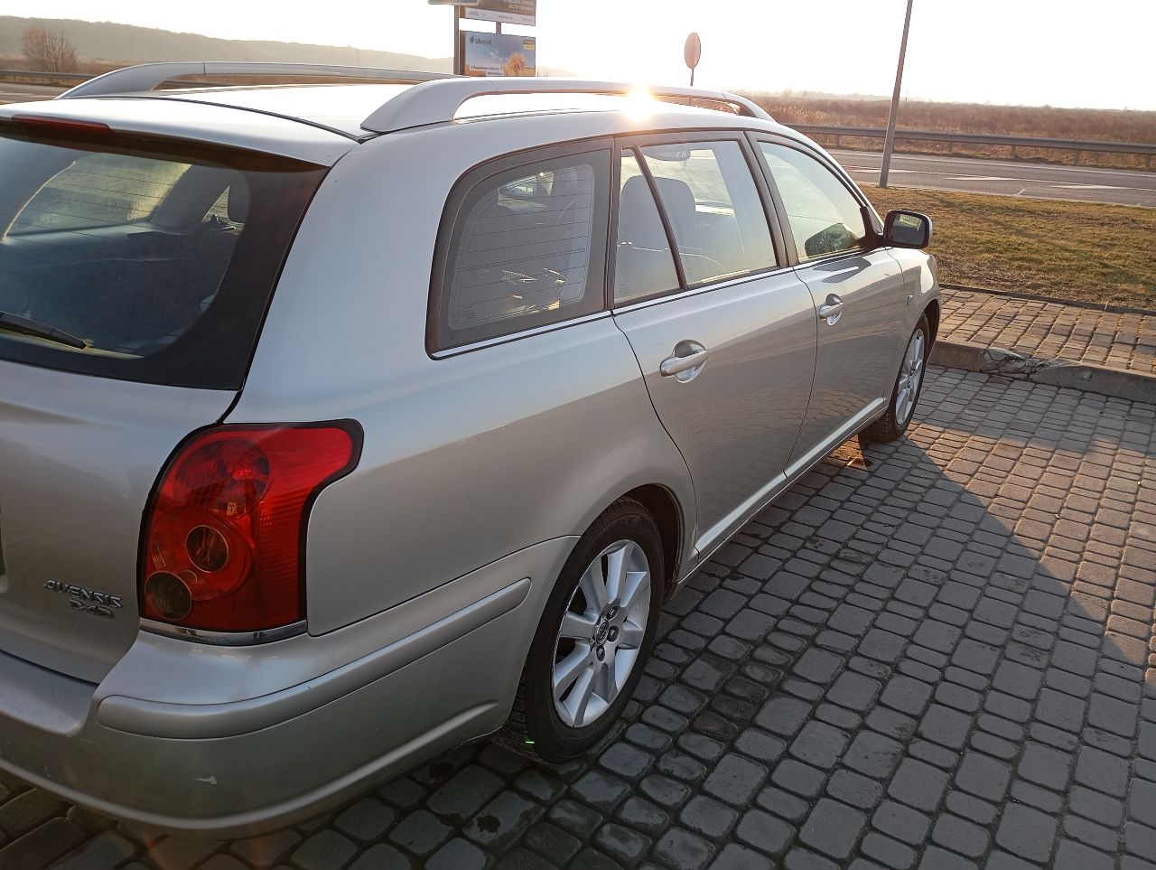 Toyota Avensis - фото 13