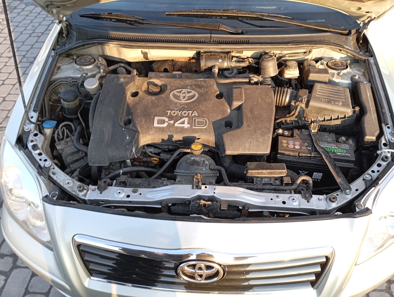 Toyota Avensis - фото 7