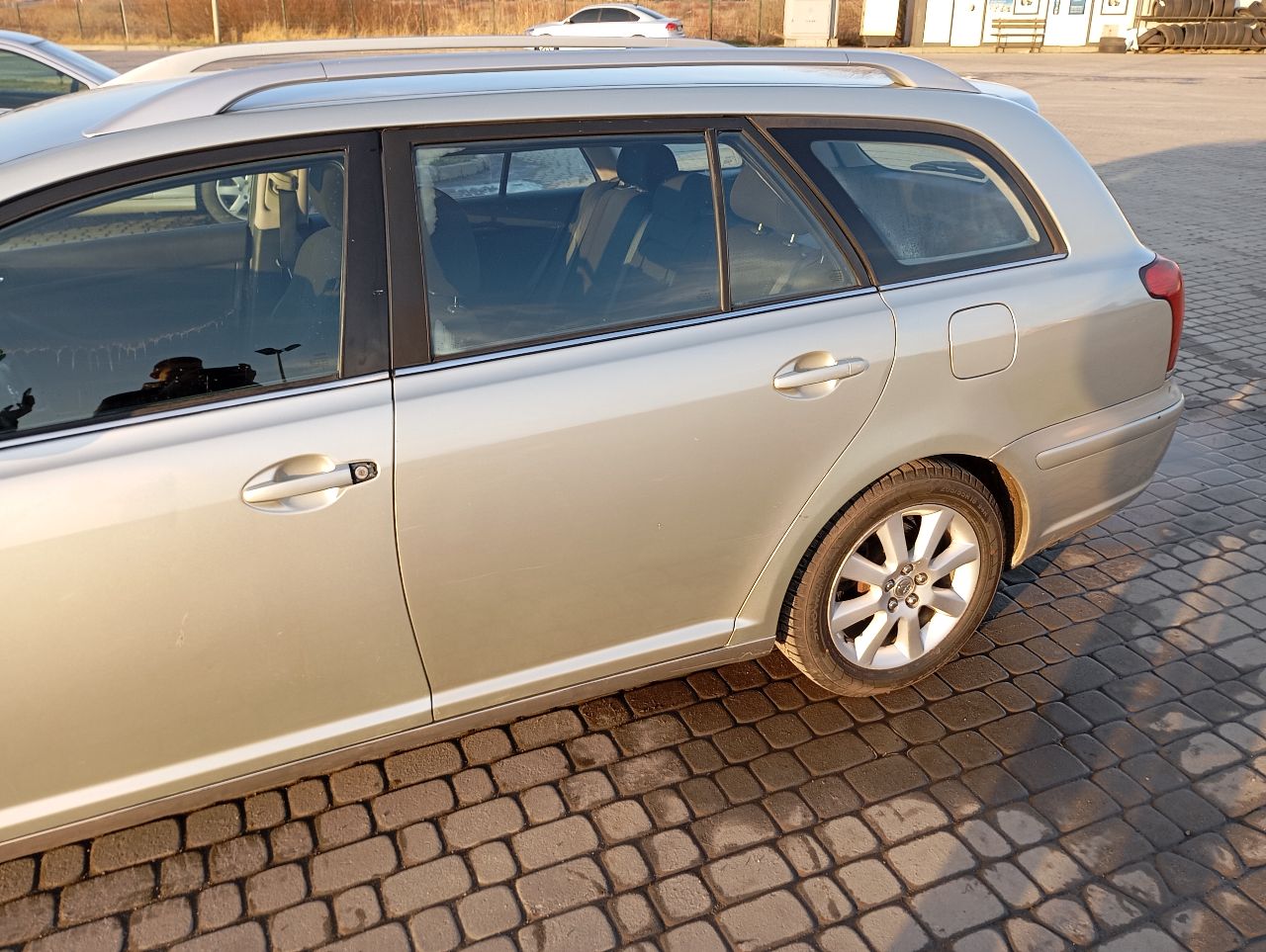 Toyota Avensis - фото 16