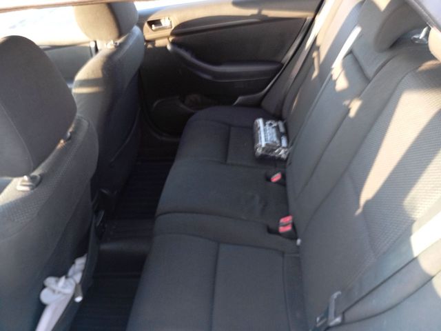 Toyota Avensis - фото 2