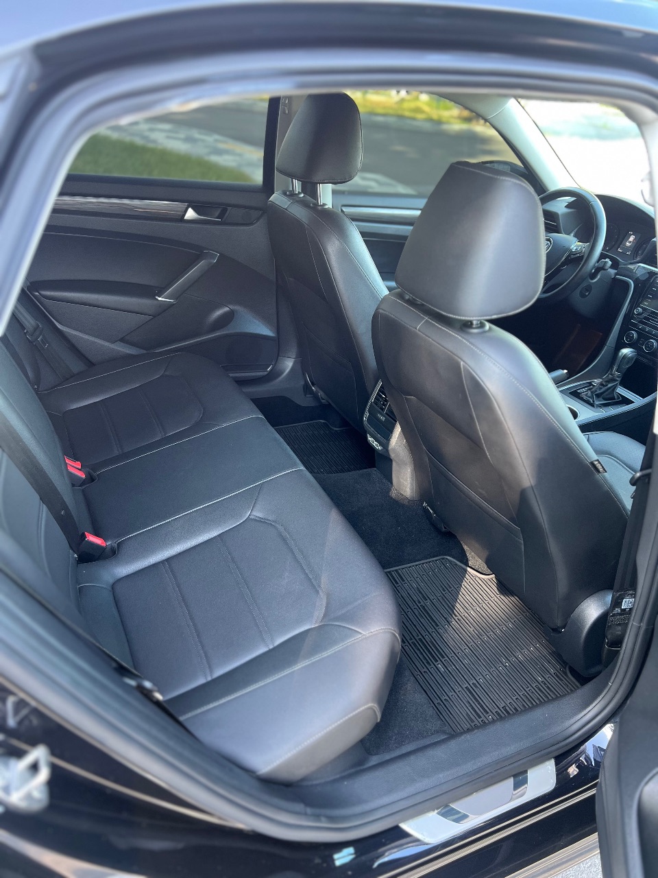 Volkswagen Passat (North America and China) - фото 12