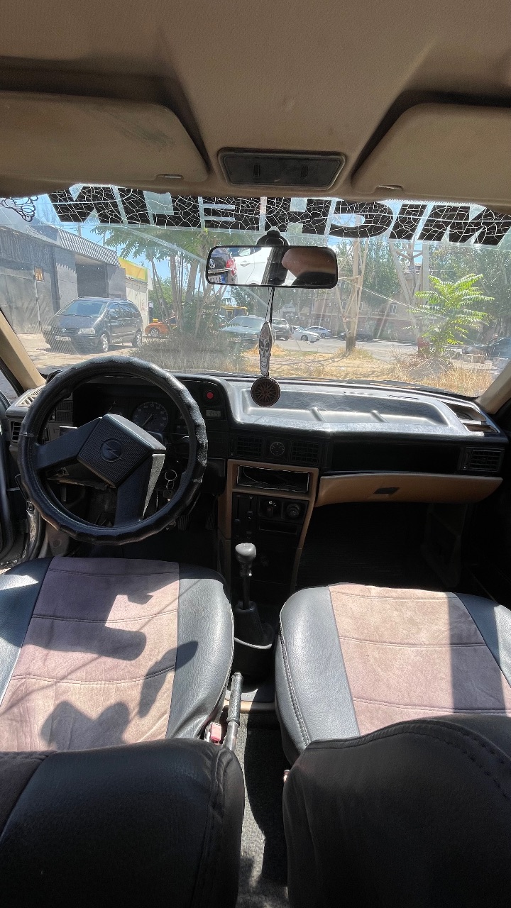 Opel Kadett - фото 11