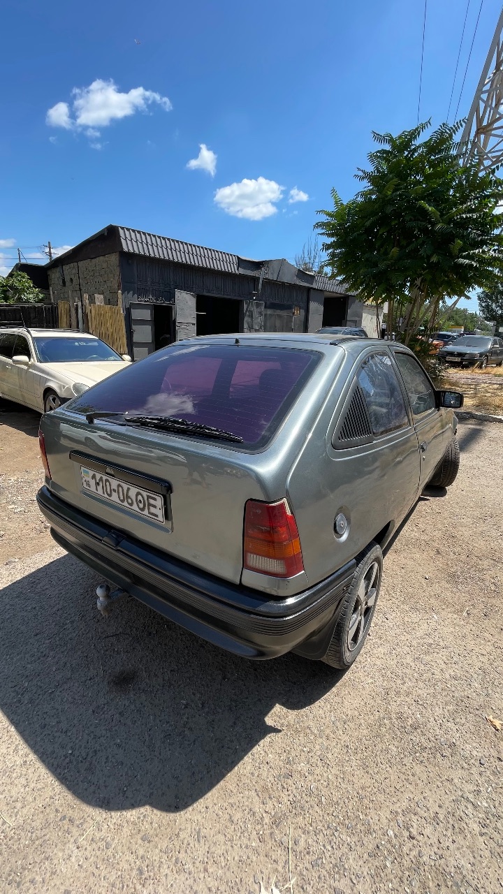 Opel Kadett - фото 9