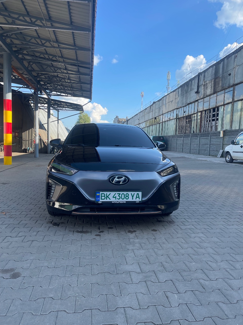 Hyundai IONIQ - фото 3