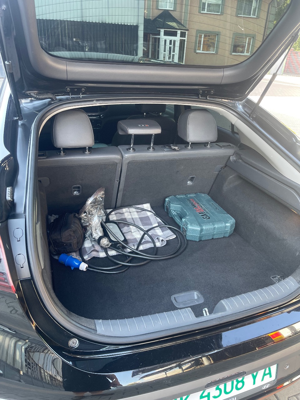 Hyundai IONIQ - фото 23