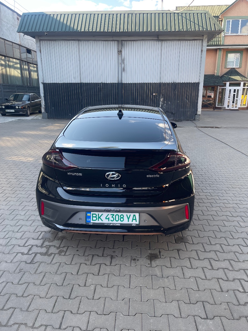 Hyundai IONIQ - фото 10