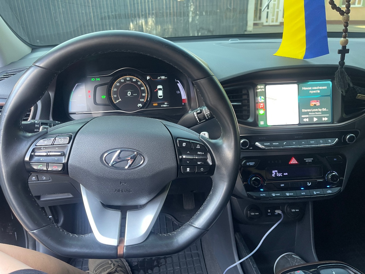 Hyundai IONIQ - фото 16