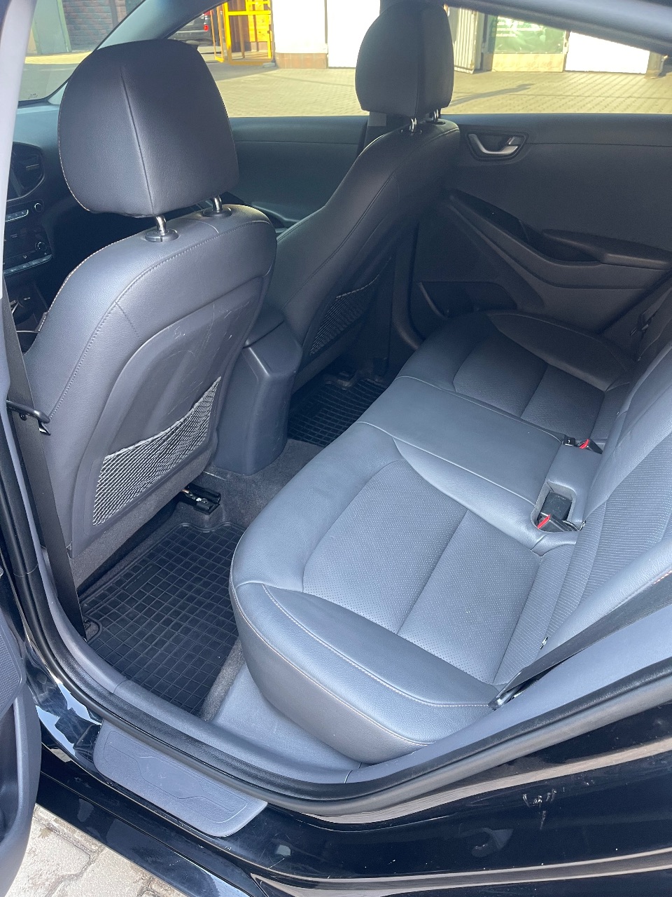 Hyundai IONIQ - фото 22