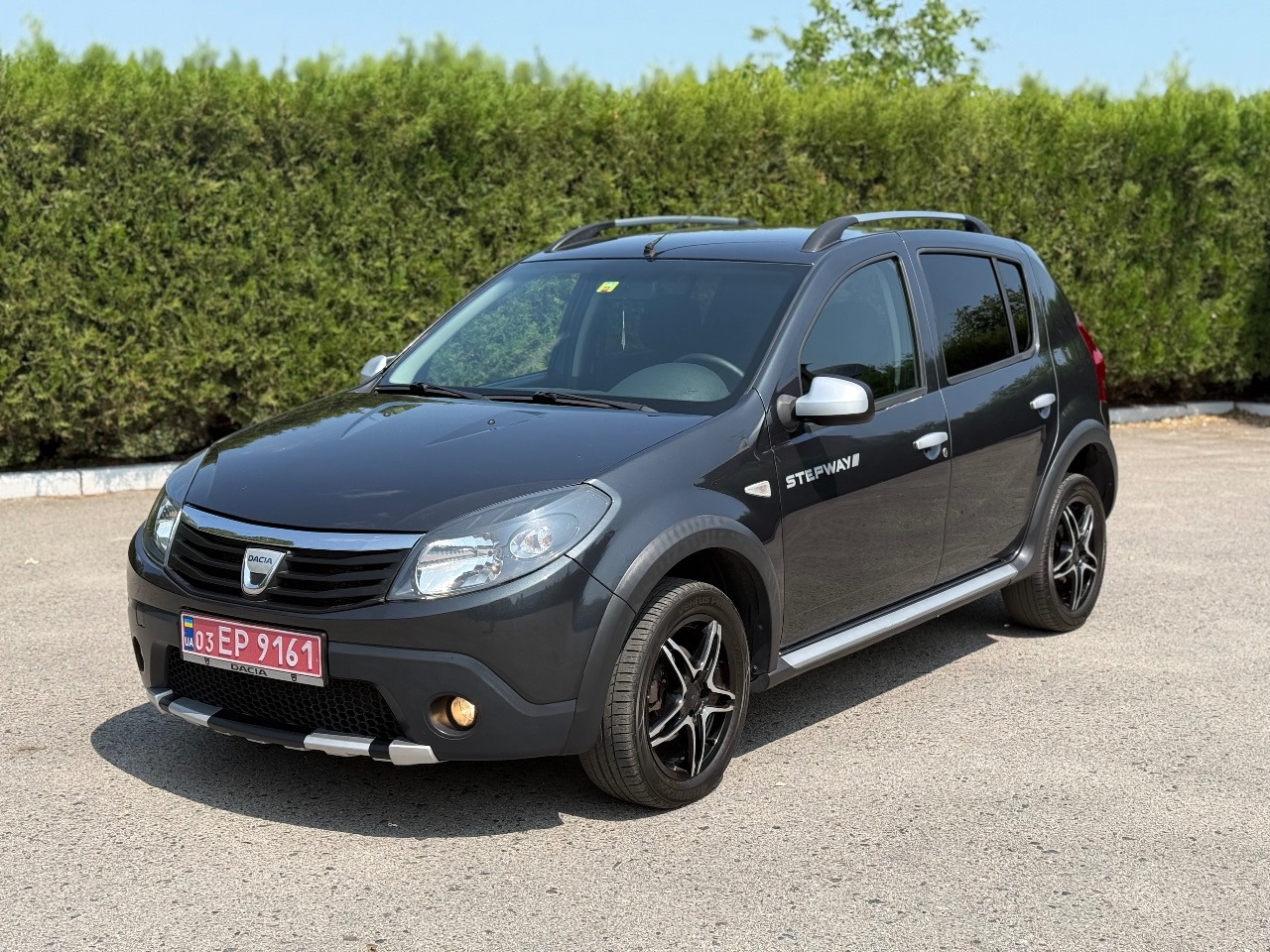 Dacia Sandero - фото 1