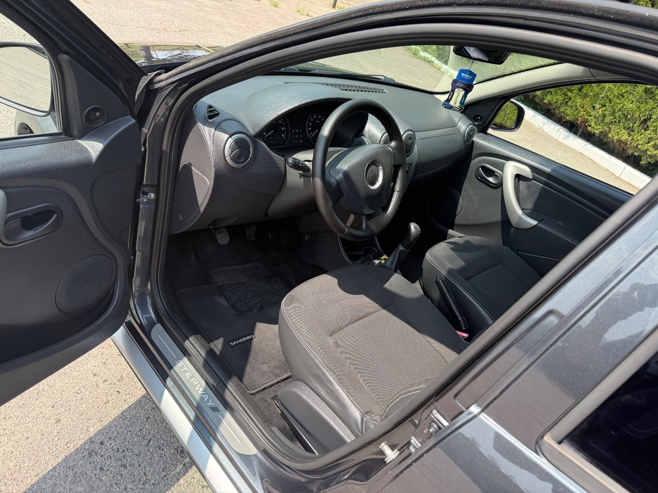 Dacia Sandero - фото 5