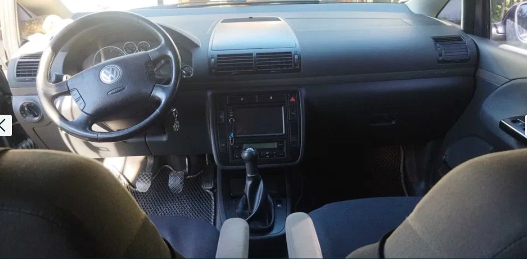 Volkswagen Sharan - фото 9