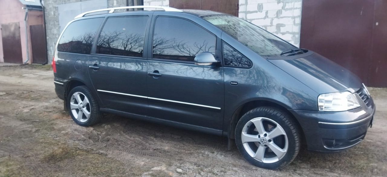 Volkswagen Sharan - фото 5