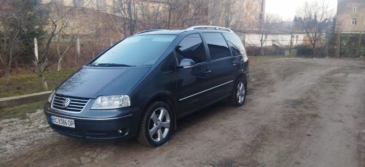 Volkswagen Sharan - фото 1