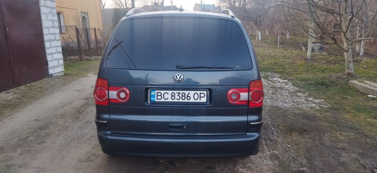 Volkswagen Sharan - фото 4