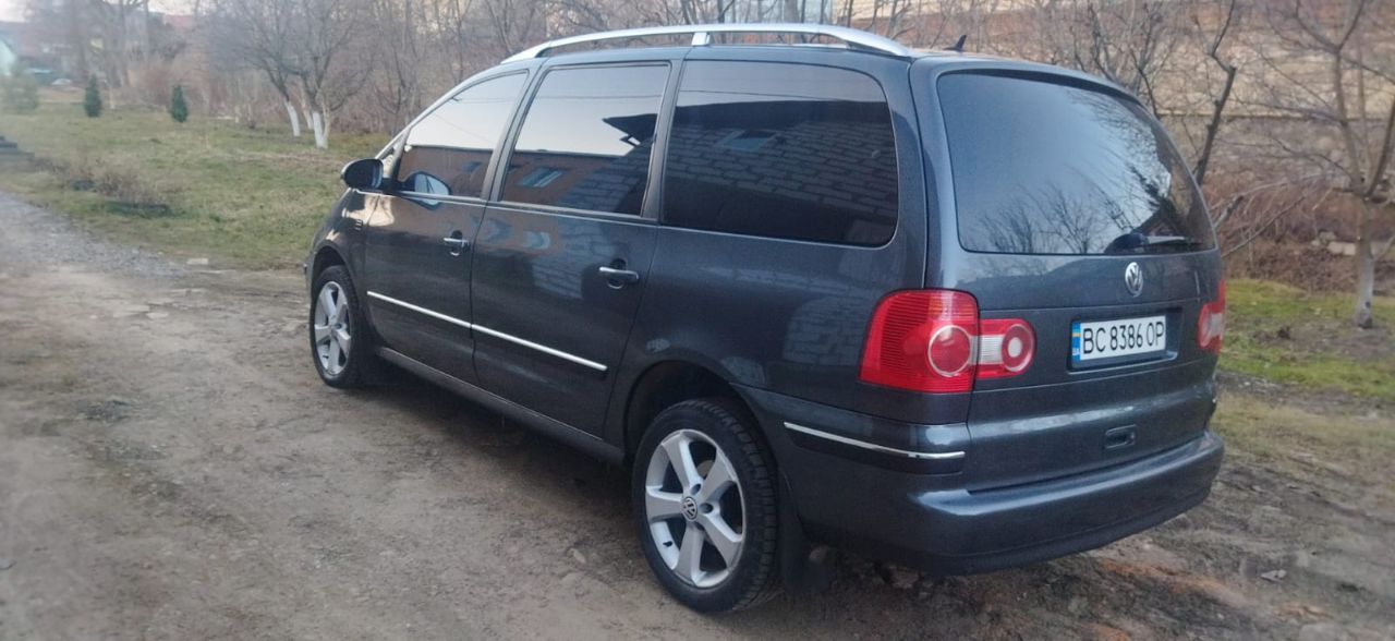 Volkswagen Sharan - фото 2