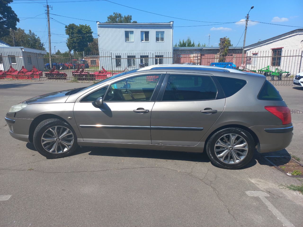 Peugeot 407 - фото 6