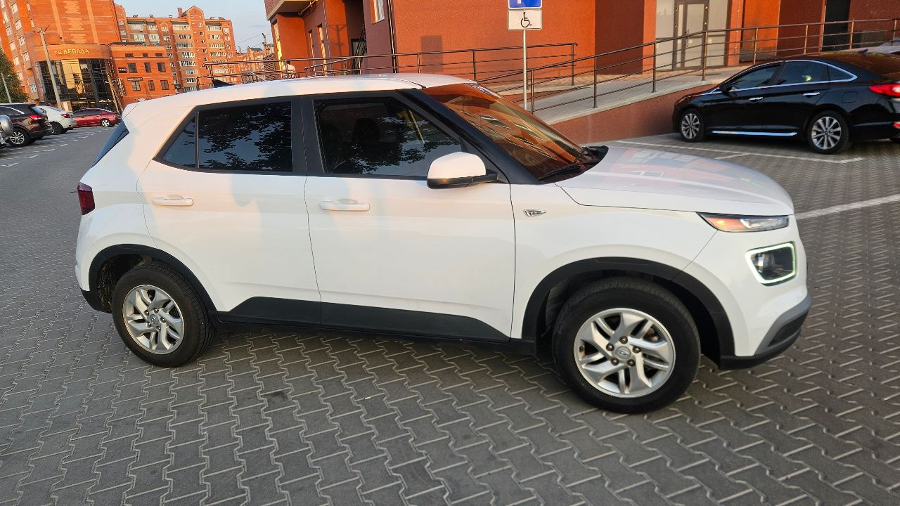 Hyundai Venue - фото 12