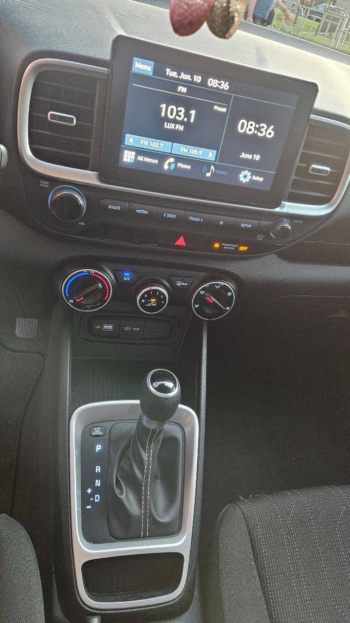 Hyundai Venue - фото 15