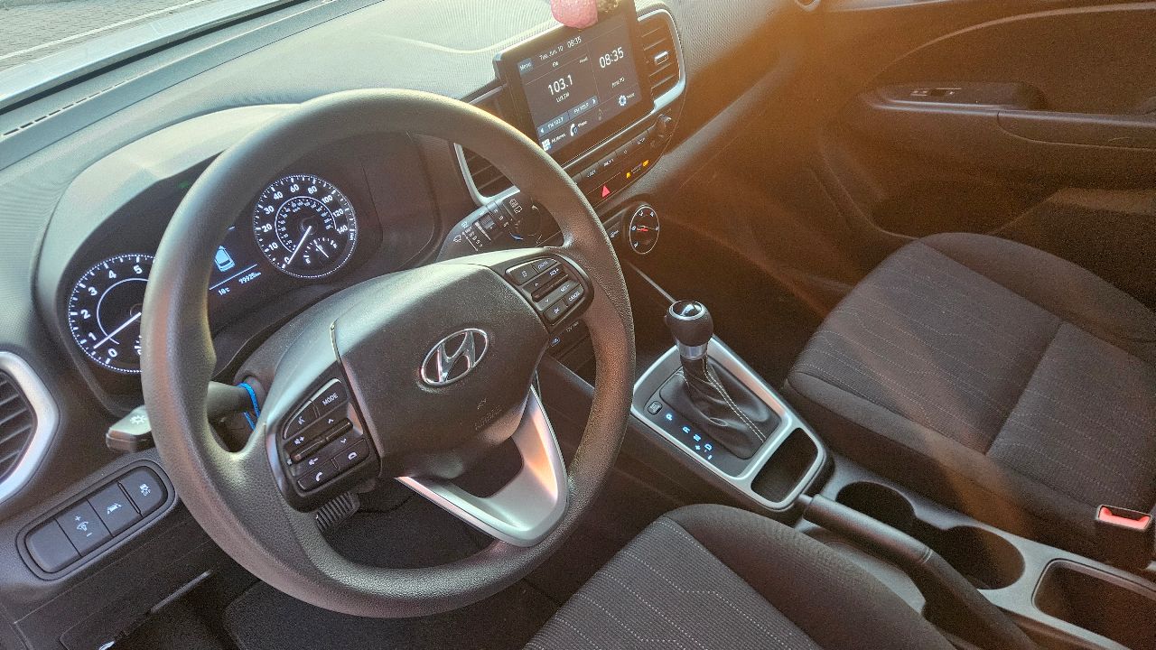 Hyundai Venue - фото 13