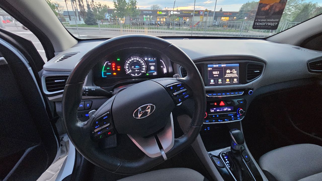 Hyundai IONIQ - фото 9