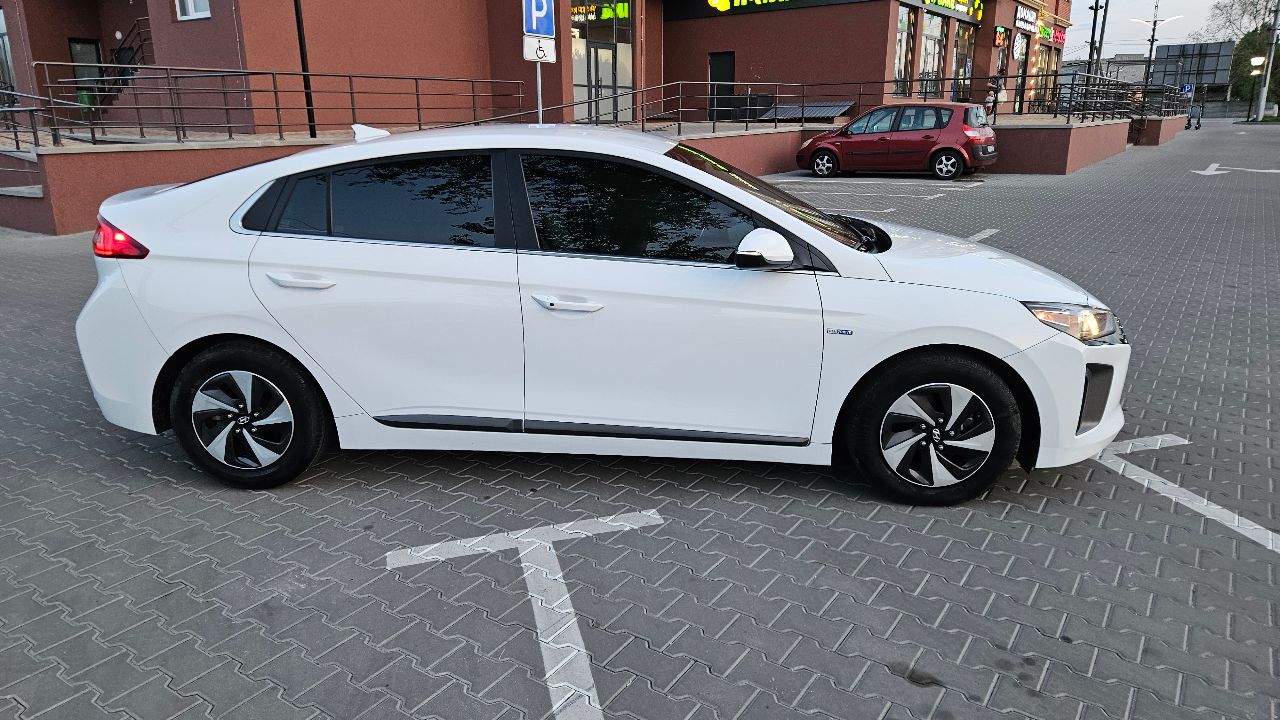 Hyundai IONIQ - фото 2