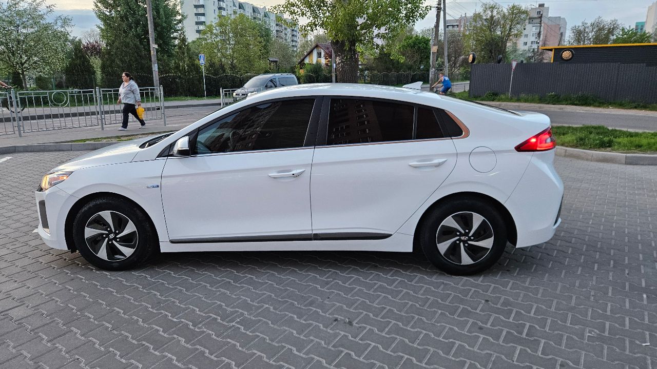 Hyundai IONIQ - фото 5