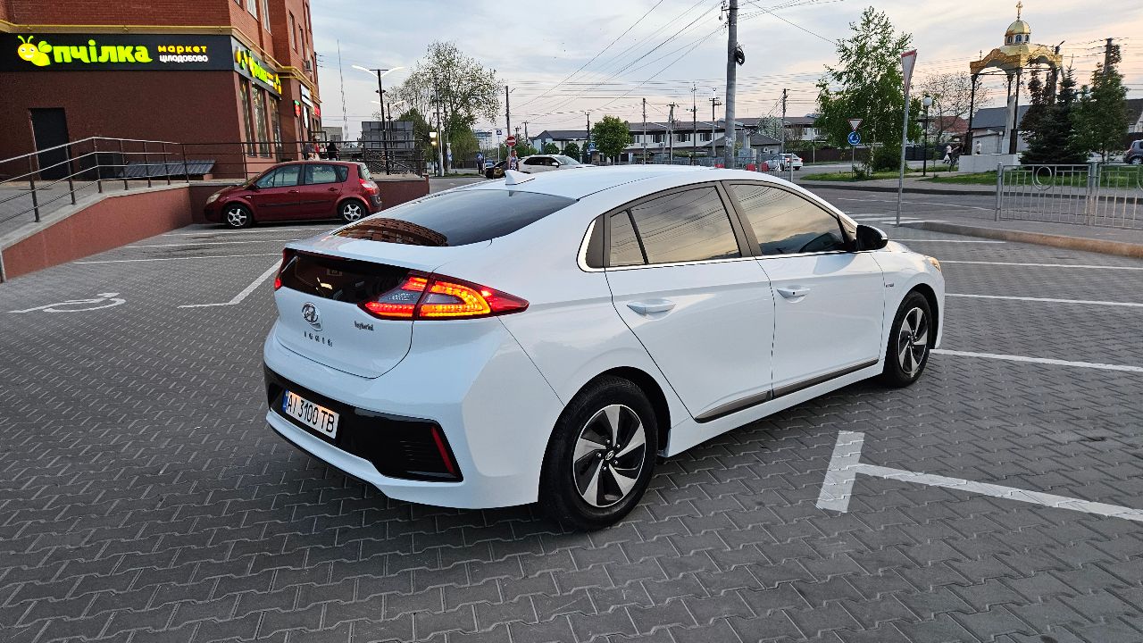 Hyundai IONIQ - фото 3