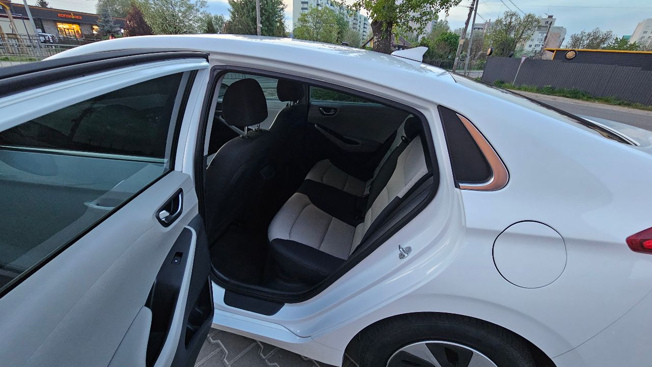 Hyundai IONIQ - фото 10
