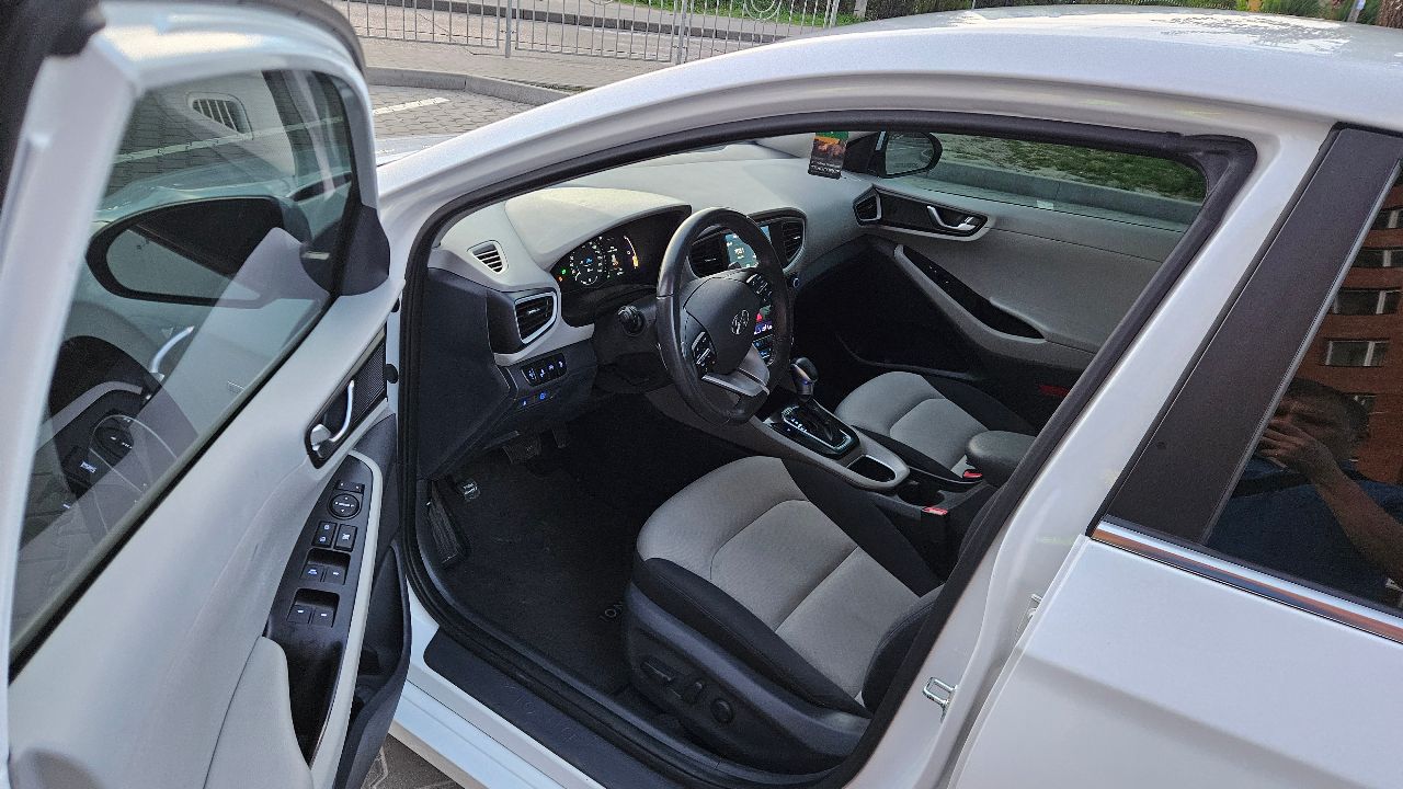 Hyundai IONIQ - фото 7