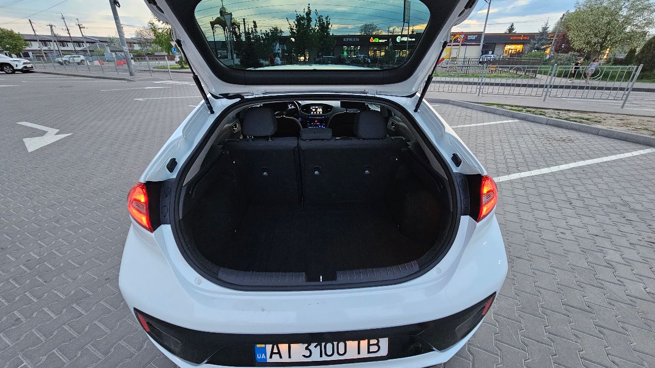 Hyundai IONIQ - фото 13