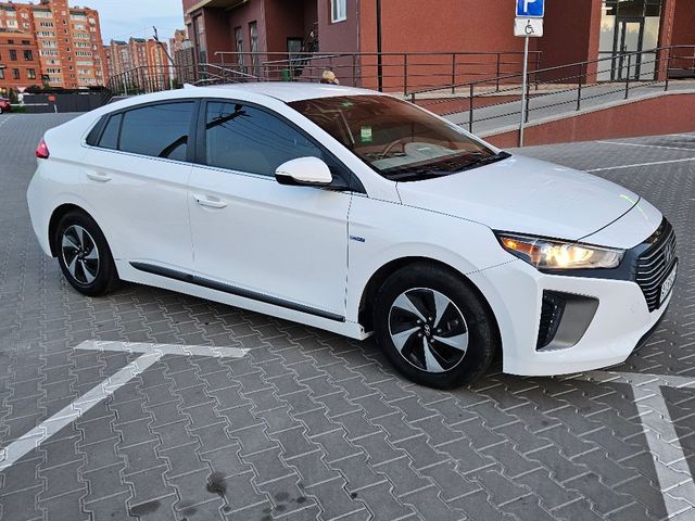Hyundai IONIQ - фото 1