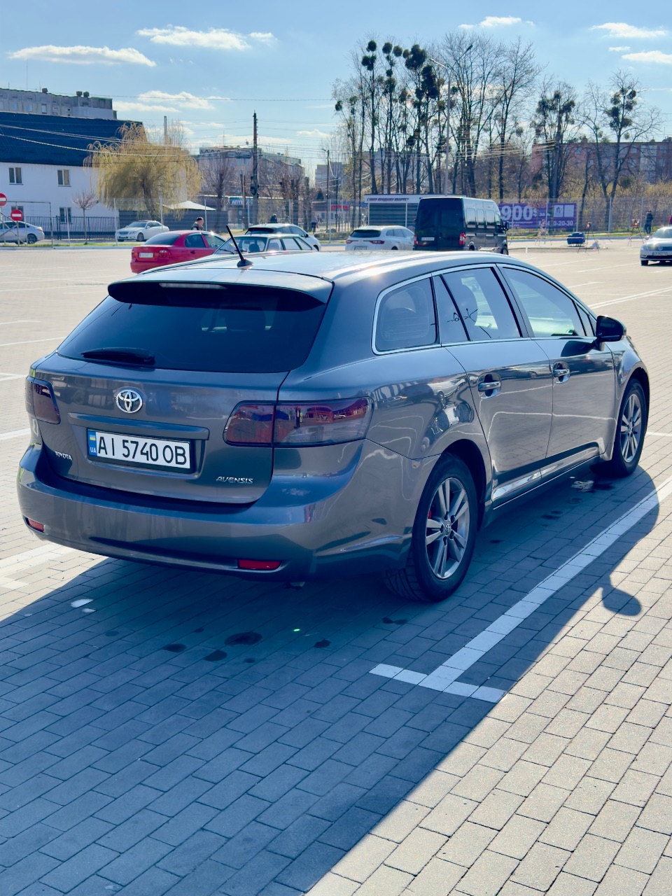 Toyota Avensis - фото 4