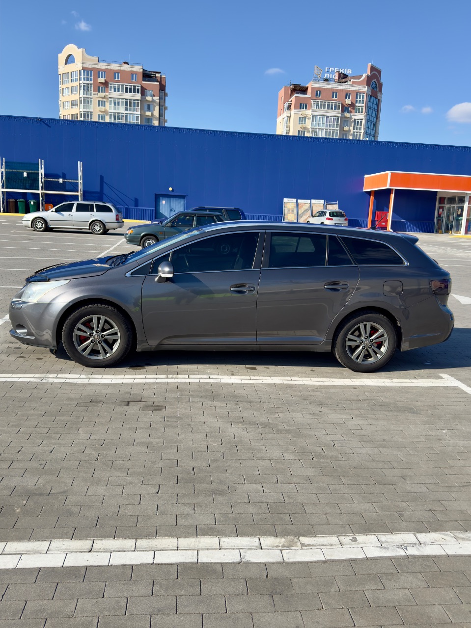 Toyota Avensis - фото 6
