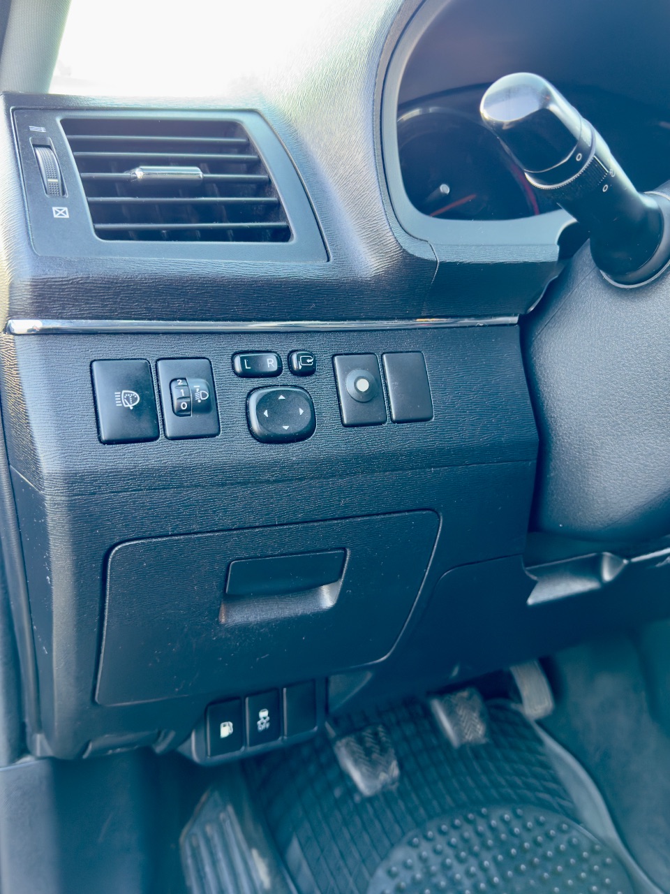 Toyota Avensis - фото 13