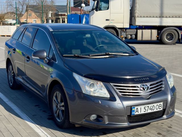 Toyota Avensis - фото 2
