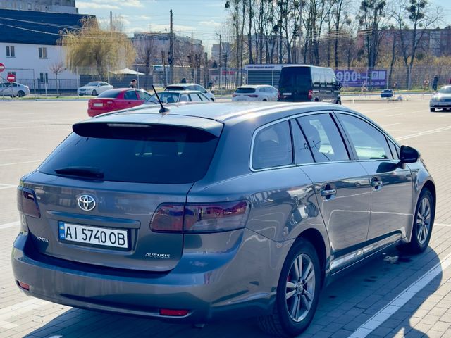 Toyota Avensis - фото 4