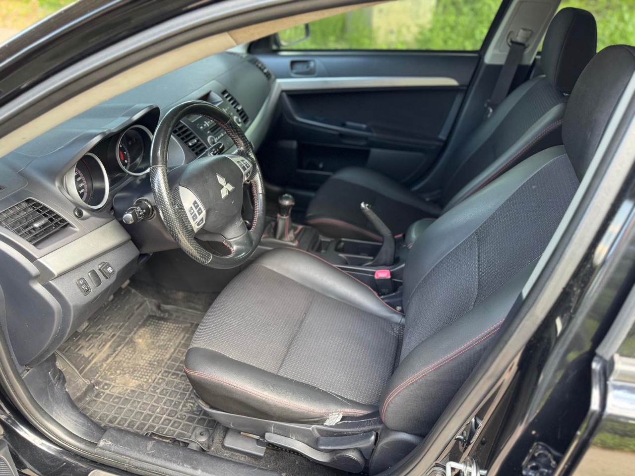 Mitsubishi Lancer - фото 9