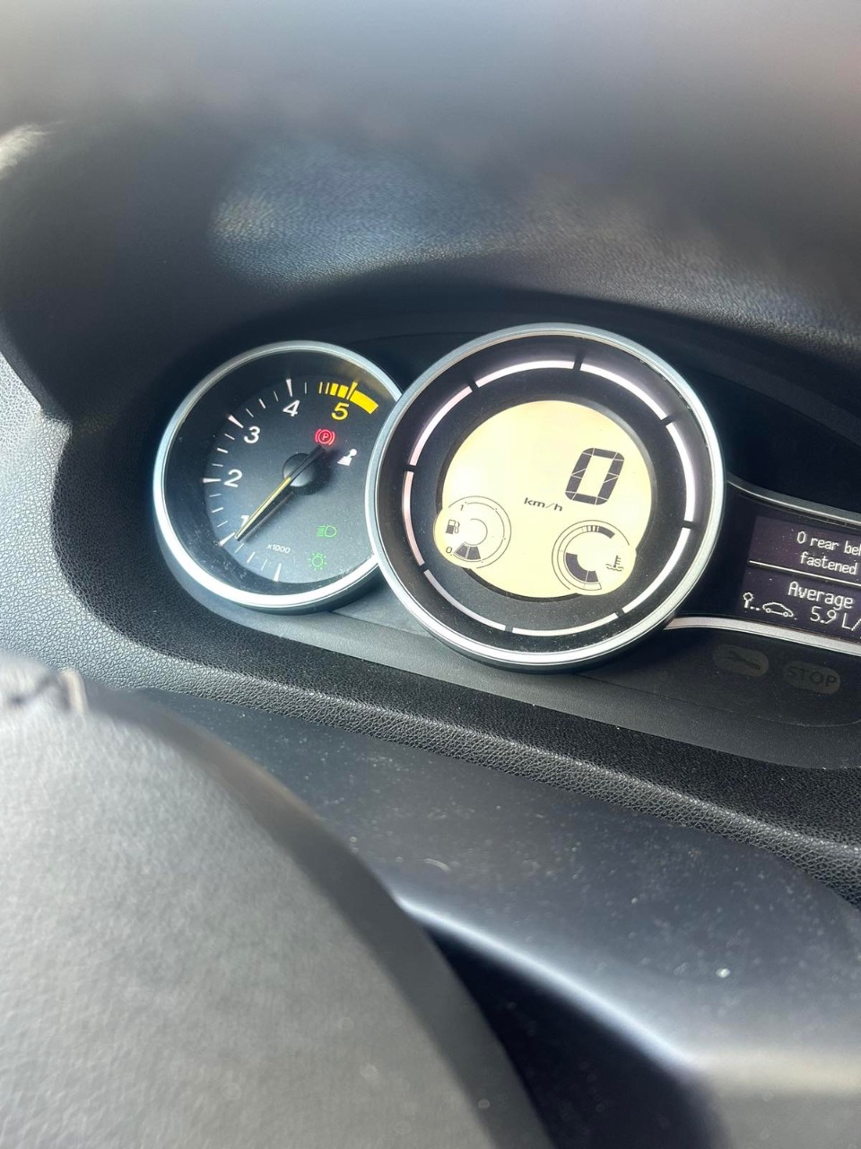 Renault Megane - фото 23