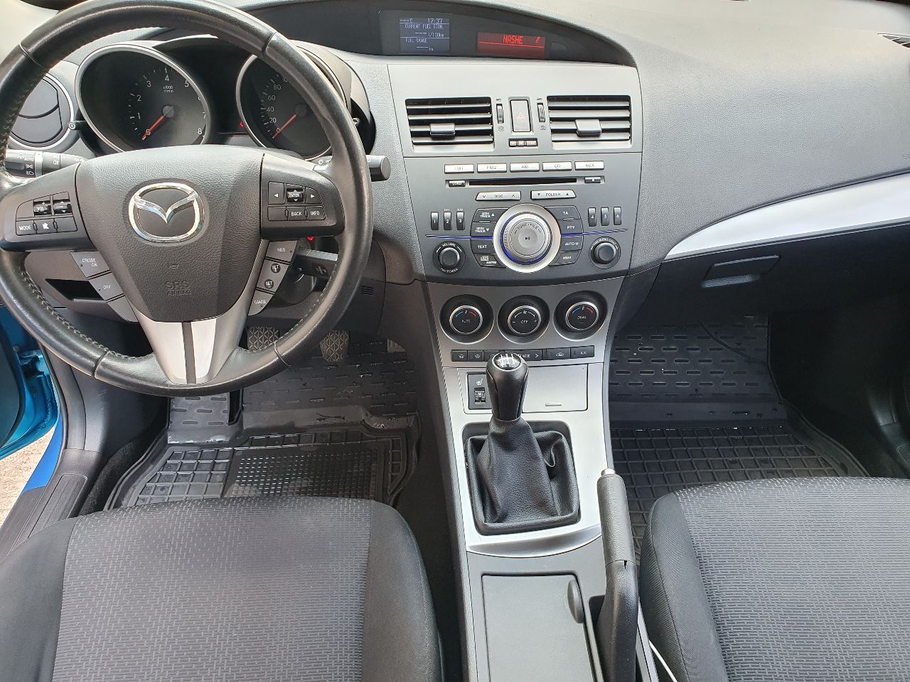 Mazda 3 - фото 2